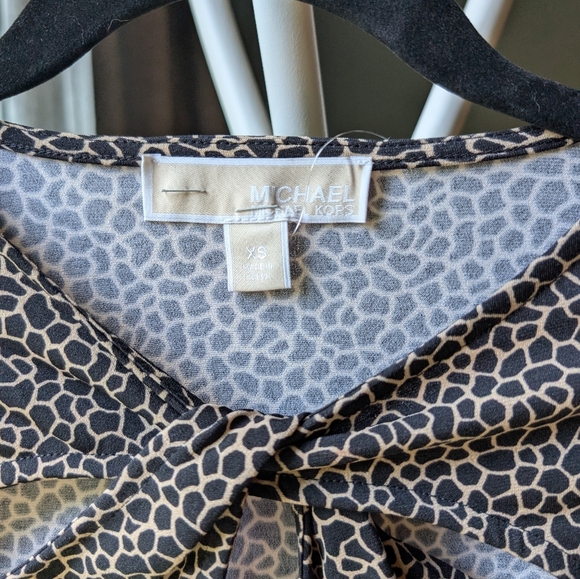 MICHAEL Michael Kors Animal Print Keyhole Blouse - Picture 4 of 4